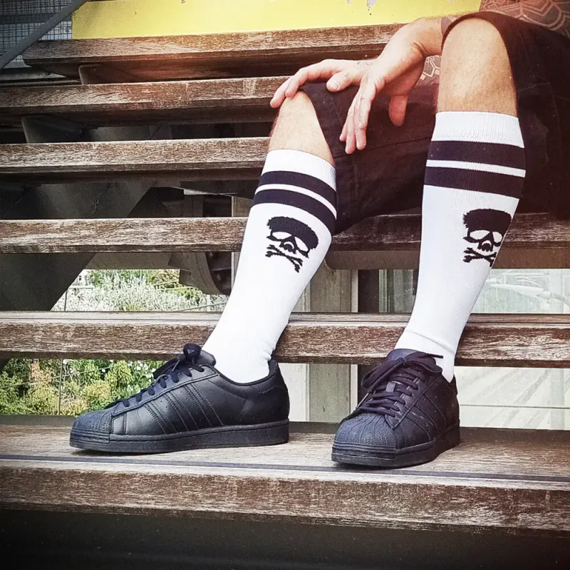 Skull Knee Socks