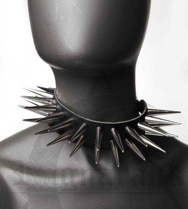 Huvudbild Billy Long Spikes Choker